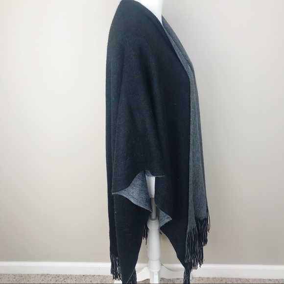 29 Palms Reversible Poncho Wrap One Size - Picture 3 of 7